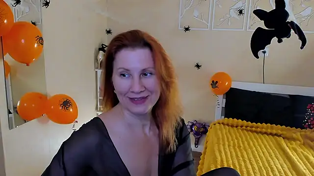 foxysophia (F milf) - Show you my long legs 👻