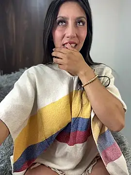 MiaJones21 webcam