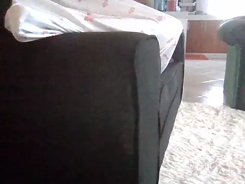 chicky_queen webcam
