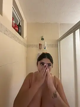 Monica17 live cam