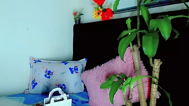 NathalialLooes live sex cam