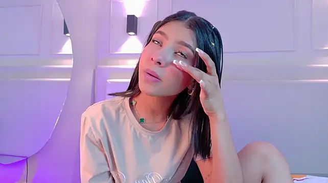 NaomiKlarc