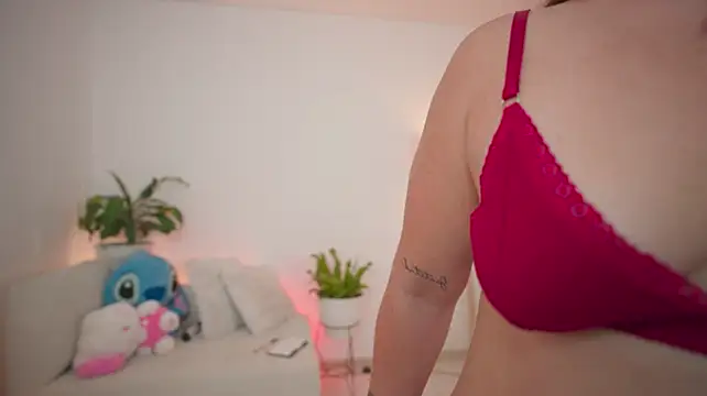 roxie_gates_