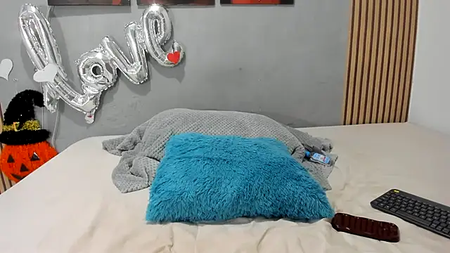 AndriVegas0718 live cam on StripChat