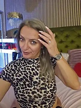 LadyTouch live cam on StripChat