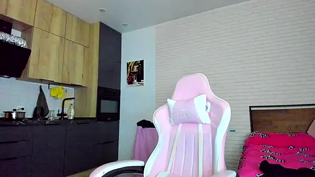 _Alice_Kitty live cam on StripChat