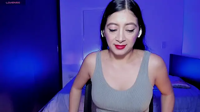 MeganWhite3