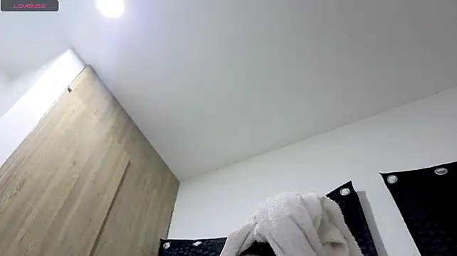 X-Shanell webcam