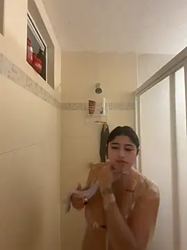 Monica17 live cam