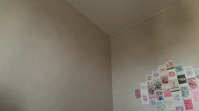 HoneyAudrey live cam on StripChat