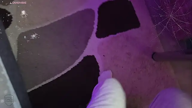 Vuitton live cam on StripChat
