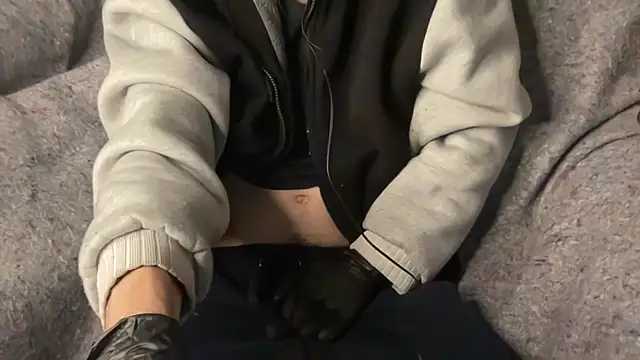 theskinnygooner live cam on StripChat