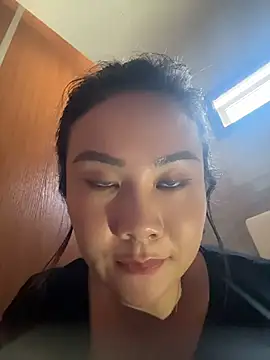 Yioyio-666 webcam
