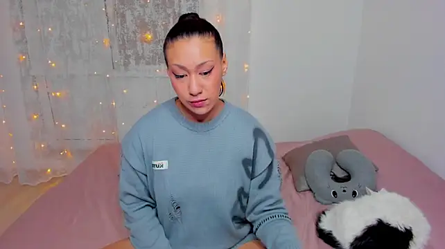 FieryHeart live cam on StripChat