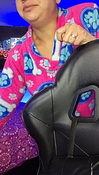 Girl_kataleya10 live cam on StripChat