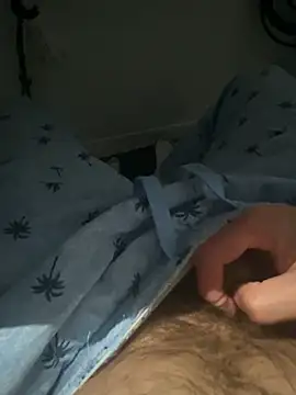 awesomemilkss live cam on StripChat