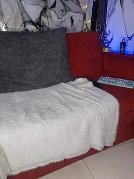 LoverLauren2 live cam on StripChat