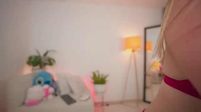 roxie_gates_ live cam