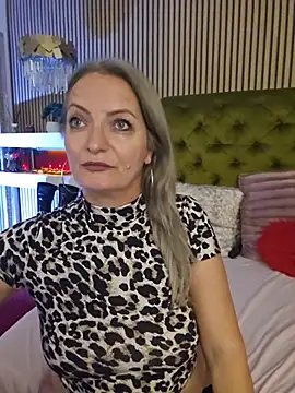 ladytouch (F milf) - 🍑Bend me over & slap my ass 😜