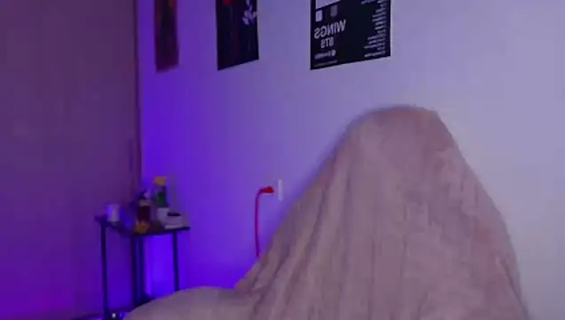 DIVINANGELA live cam on StripChat