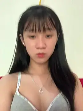 Nha_uyen2 live cam