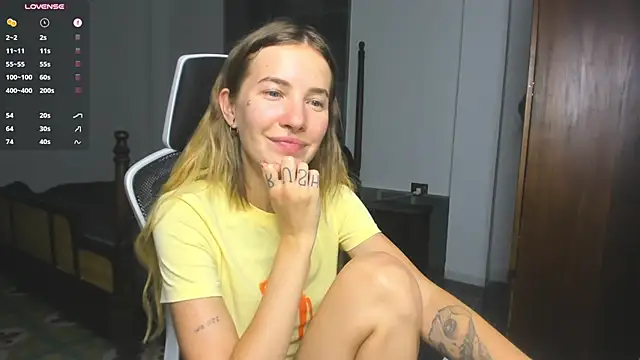 mel_collins live cam on StripChat