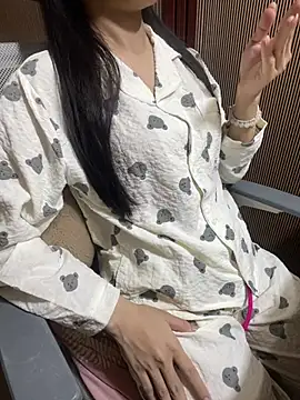 Mina048 live cam on StripChat