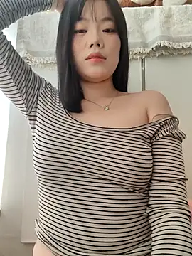 520Winnie live cam on StripChat