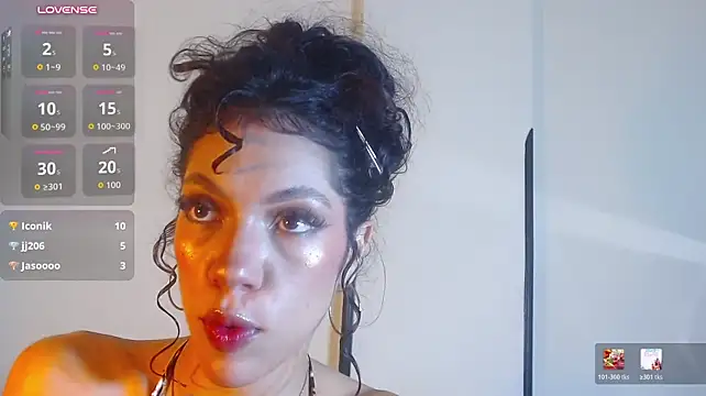 BeellaRosse live cam on StripChat