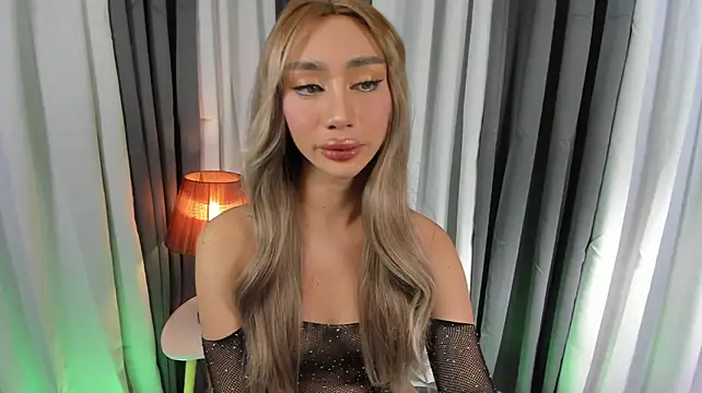 sugar_hally29 live cam on StripChat