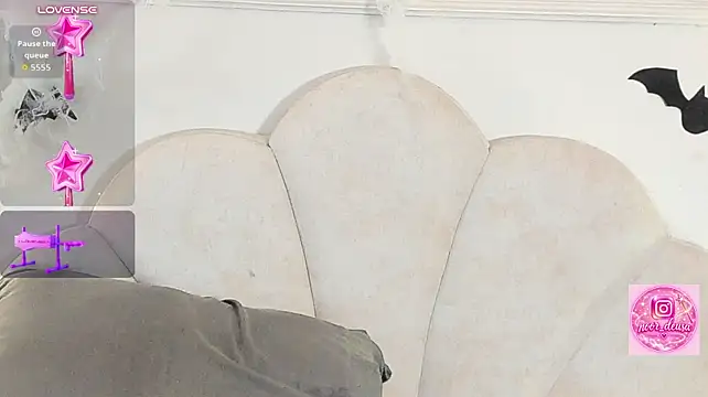 Candaceoweens live cam on StripChat