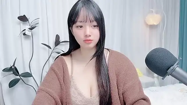 Winnie666999 live cam on StripChat