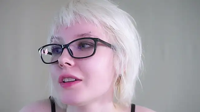 honeyblo live cam on StripChat