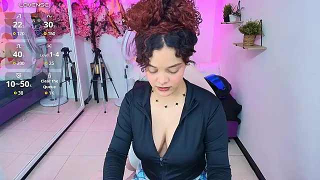 Maggy_t18 live cam on StripChat
