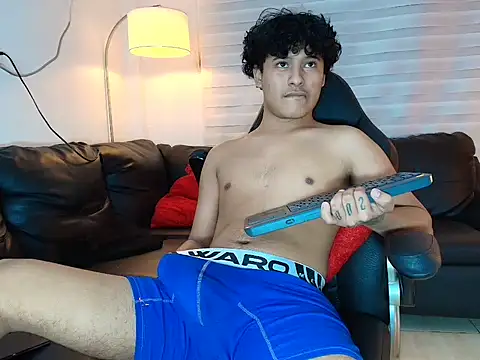 kristhofer_levis_ live cam on StripChat