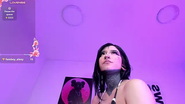 Kat_VonDe live cam on StripChat