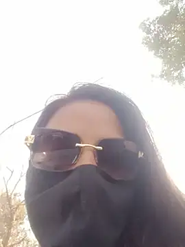hot-punjabi-couple live cam on StripChat