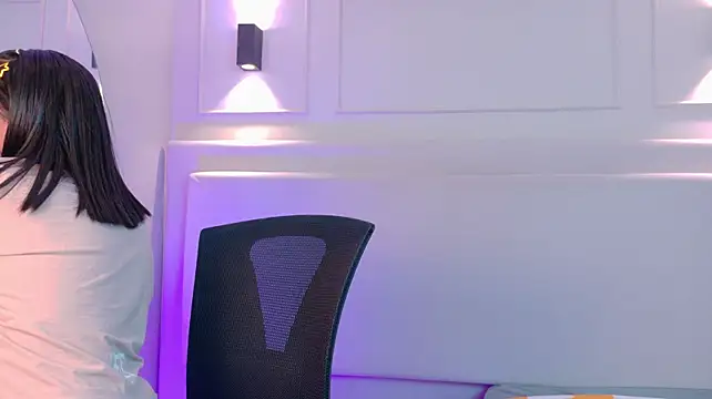NaomiKlarc