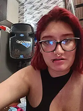 Live sex cam of Cerecitaa02_