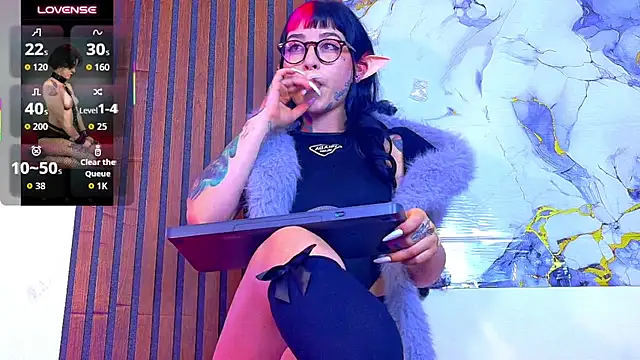 Live sex cam di nova_kitttyy