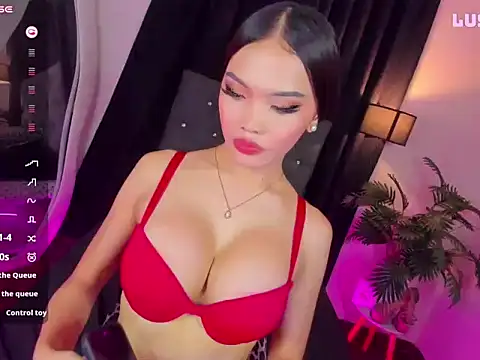 RueLoove69 live cam on StripChat