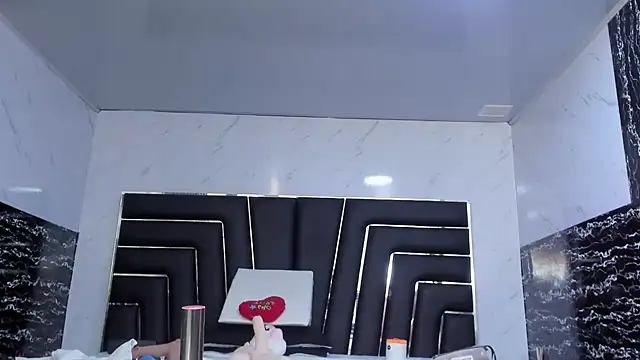Ladyy_Scarlett webcam