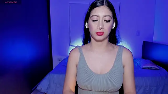 MeganWhite3 live cam on StripChat