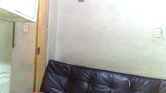 Nikistickyxx25 live cam on StripChat