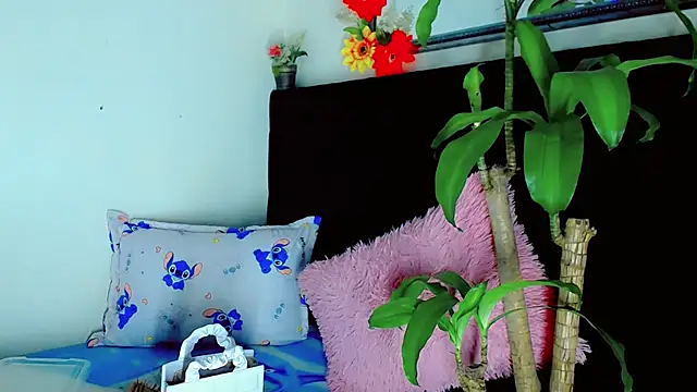 NathalialLooes live cam on StripChat