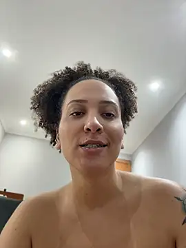 romena_ Live Webcam on Stripchat