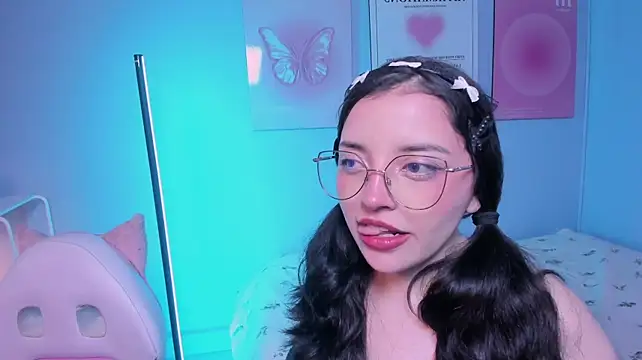 Nina_Thomps