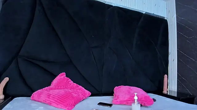 Miaa_Davis_ live cam on StripChat