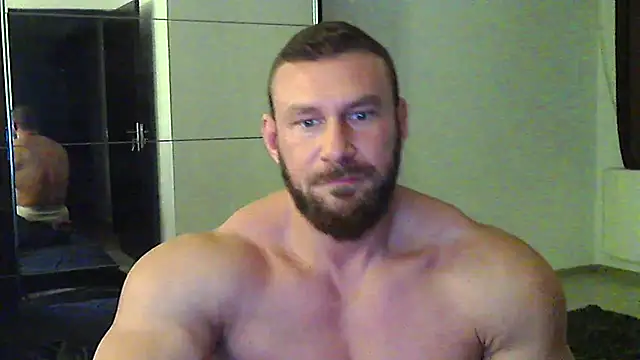 muscularkevin live cam on StripChat