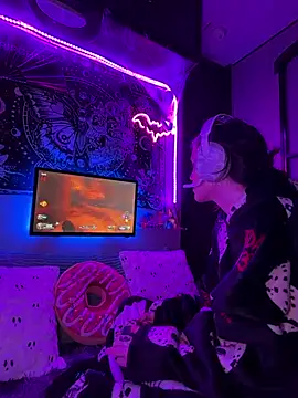 Lilactease live cam on StripChat